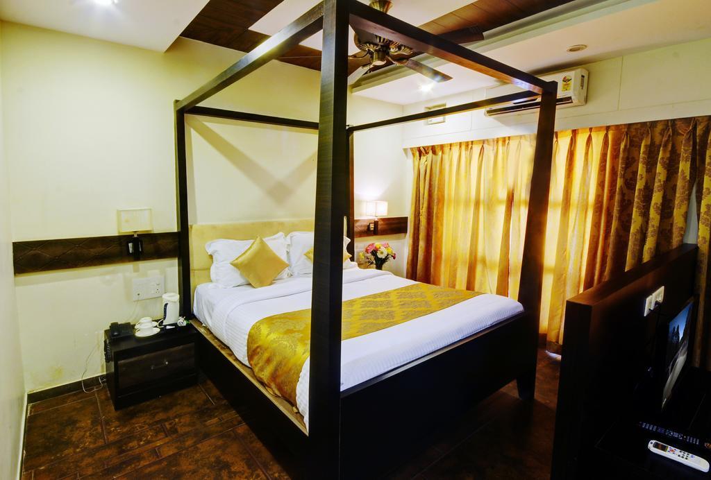 Resort De Crossroads Калангуте Екстериор снимка