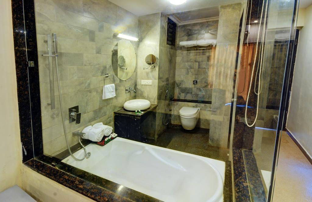 Resort De Crossroads Калангуте Екстериор снимка