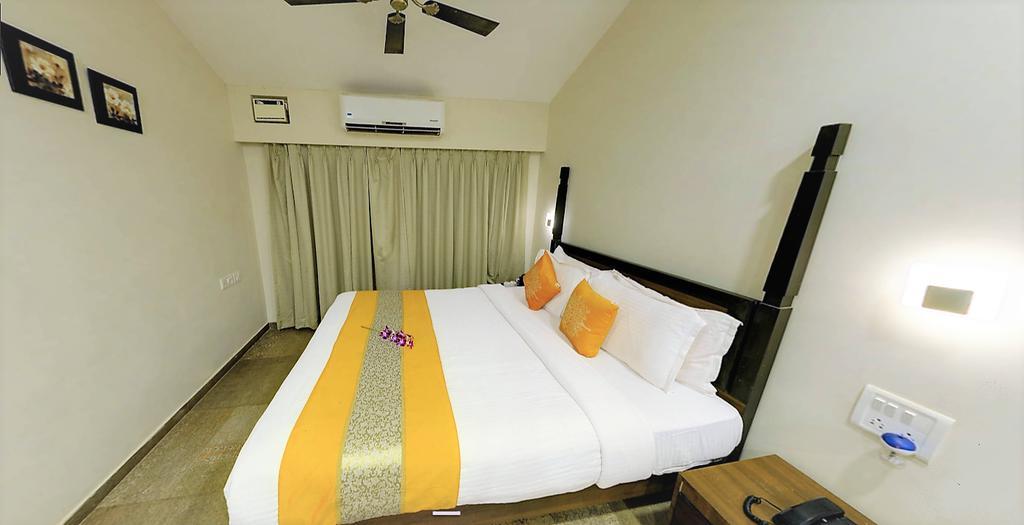 Resort De Crossroads Калангуте Стая снимка